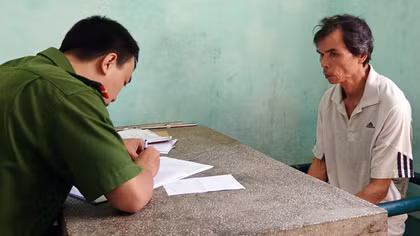 Đối tượng hung hãn dùng dao bấm đâm 2 cô cháu nguy kịch