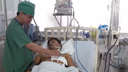 Ca mổ thần kỳ cứu sống bệnh nhân bị đâm thấu tim