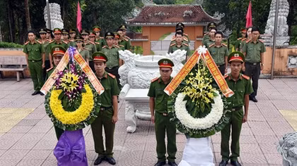Tuổi trẻ Công an hành quân về nguồn tại Khu di tích An ninh khu V