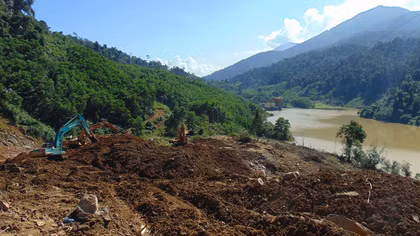 Nỗi đau sạt lở ở “thung lũng vàng”