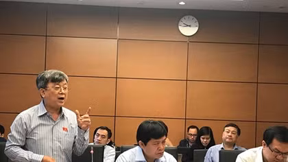 Cán bộ thuế chỉ đường cho doanh nghiệp trốn thuế để “chia quả”?
