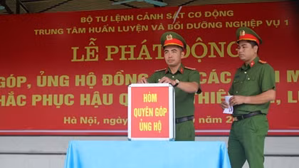 Trung tâm Huấn luyện và bồi dưỡng nghiệp vụ I ủng hộ đồng bào miền Trung