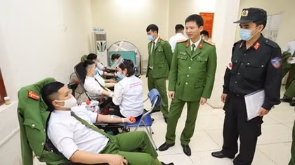 Tiểu đoàn Cảnh sát bảo vệ hàng đặc biệt hiến máu tình nguyện năm 2021