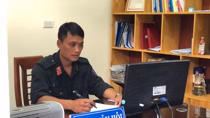 Cuộc trò chuyện cân não giữa Đại đội trưởng CSCĐ và đối tượng ôm lựu đạn cố thủ