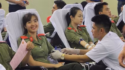 Hơn 800 cán bộ, học viên Học viện An ninh hiến máu vì đồng đội