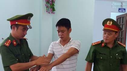 Để gỗ quý bị chặt hạ, Trạm trưởng Trạm quản lý rừng bị khởi tố