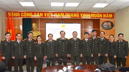 Thứ trưởng Nguyễn Văn Thành làm việc với Đảng uỷ, lãnh đạo Cục Truyền thông CAND