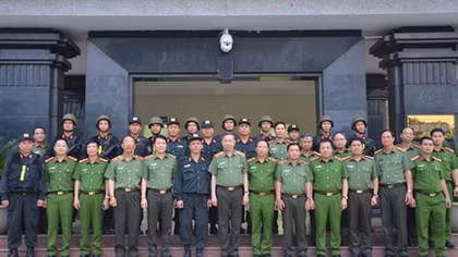Bộ trưởng Tô Lâm thăm và làm việc tại Trung đoàn CSCĐ Tây Bắc