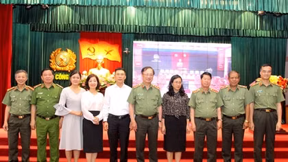 Lực lượng CAND tiếp tục làm theo Bác bằng những việc làm cụ thể, thiết thực hàng ngày