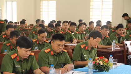 Bồi dưỡng nghiệp vụ công tác Đoàn và phong trào thanh niên cho CSCĐ
