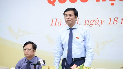 Miễn nhiệm Bộ trưởng Bộ Y tế là do “đã đến tuổi nghỉ hưu”