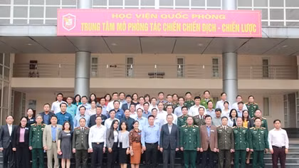 Bộ trưởng Tô Lâm giới thiệu chuyên đề tại Lớp Bồi dưỡng kiến thức quốc phòng, an ninh