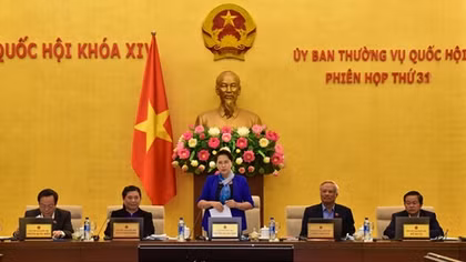 Chỉ nên có một bộ SGK thống nhất, có chính sách phân công công tác cho sinh viên tốt nghiệp sư phạm
