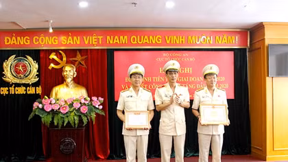 Tham mưu, đề xuất những vấn đề quan trọng về tổ chức cán bộ của lực lượng CAND