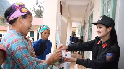 Tuổi trẻ Bộ Tư lệnh CSCĐ về Yên Bái tình nguyện mùa đông