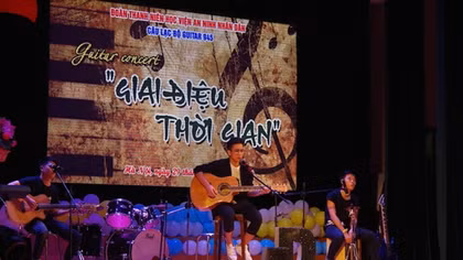 Nghe “Giai điệu thời gian” tại Học viện ANND