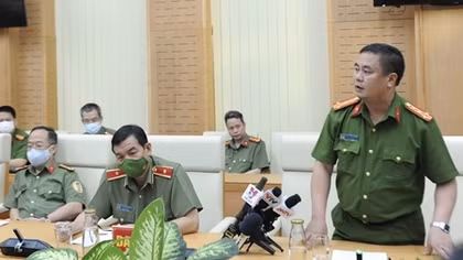 Phấn đấu tháng 9/2021 trả toàn bộ CCCD gắn chip cho người dân