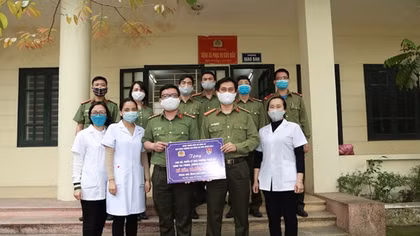 Cao đẳng ANND I ủng hộ hơn 30 triệu đồng cho cán bộ tuyến đầu phòng, chống dịch