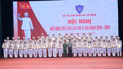 Nhân rộng các điển hình tiên tiến trong lực lượng Cảnh sát cơ động
