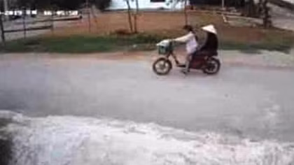 Tạm giữ bà nội để điều tra cái chết của cháu gái