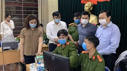 Công an quận Đống Đa hoàn thành gần 50% "chiến dịch" cấp CCCD