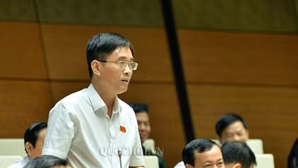 “Giải pháp của Bộ trưởng là cứ dân chịu thì thu, như thế vì lợi ích của dân chưa?”