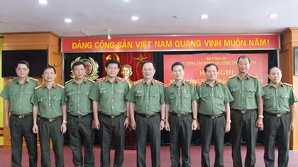 Tăng cường xây dựng Đảng, nắm chắc tư tưởng cán bộ chiến sỹ