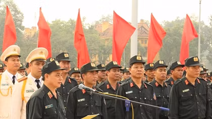 Bộ Tư lệnh Cảnh sát cơ động báo công dâng Bác