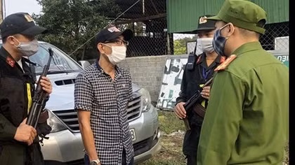 Khởi tố tài xế tiếp tay cho người nước ngoài nhập cảnh trái phép