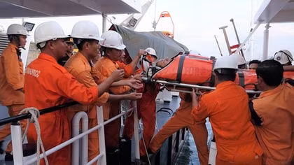 Thuyền trưởng bị chân vịt tàu cá chém trọng thương