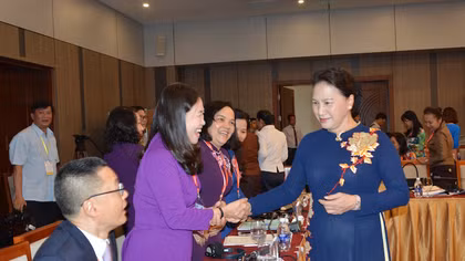 Nữ đại biểu Quốc hội Việt- Lào chia sẻ kinh nghiệm công tác