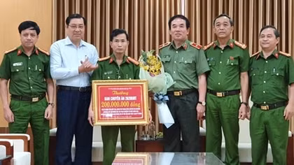 Khen thưởng Công an TP Đà Nẵng triệt phá đường dây đánh bạc trên 10.000 tỷ đồng