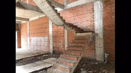 Chủ thầu bị tố nợ tiền, bỏ trốn