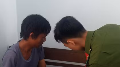 Bắt 2 đối tượng cướp tiền của đôi tình nhân