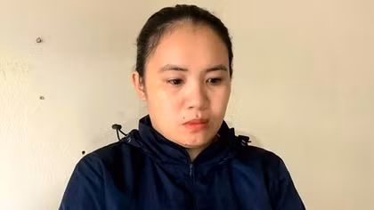 Nữ cửa hàng trưởng mang 40 điện thoại xịn đi bán lấy tiền tiêu xài cá nhân