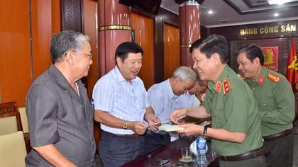 Thứ trưởng Nguyễn Văn Sơn gặp mặt cán bộ Công an hưu trí Đà Nẵng