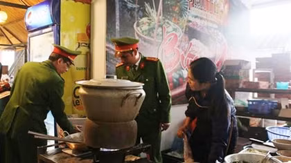 Kiểm tra công tác phòng cháy chữa cháy tại lễ hội Yên Tử