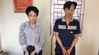 Giấu hàng nghìn viên ma túy trong bầu lọc gió xe máy