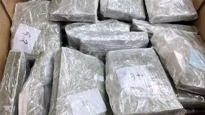 Chở 29 bánh heroin lao thẳng vào xe Cảnh sát để bỏ chạy