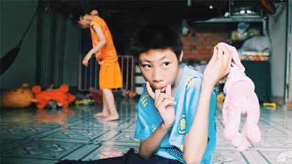  Thương cả cho đời bạc