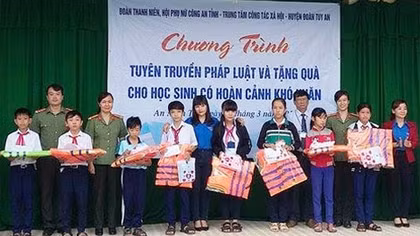 Tuyên truyền chống bạo lực học đường bằng phiên tòa giả định