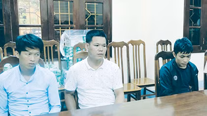 Bí ẩn các tài khoản lập ở vùng biên
