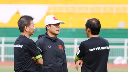 HLV Hữu Thắng mong "khai xuân" thuận lợi