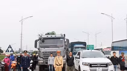 Đảm bảo an toàn giao thông trong Lễ kỷ niệm Sáu điều Bác Hồ dạy CAND