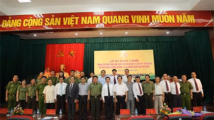 Tặng lãnh đạo Bộ Công an Kỷ niệm chương "Vì sự nghiệp Kiểm toán Nhà nước"