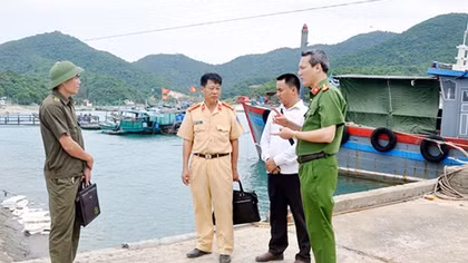 Ba cùng với dân giữ vững an ninh bịển đảo