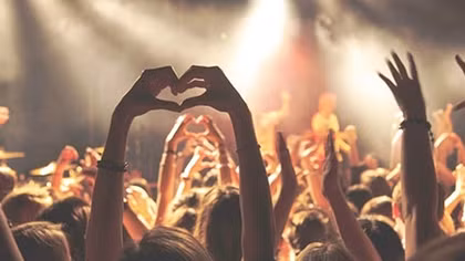  Khi người trẻ vật vã đi tìm căn tính
