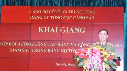 Tổng cục Cảnh sát khai giảng lớp bồi dưỡng công tác Đảng