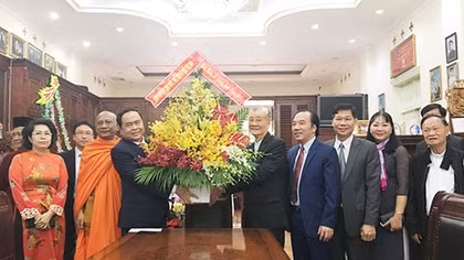 Xây dựng khối đại đoàn kết toàn dân tộc, cùng thực hiện mục tiêu chung