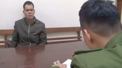 Gã hàng xóm trốn gầm giường sát hại bé gái 12 tuổi rồi hiếp dâm 